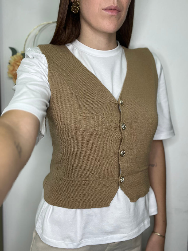 Gilet con bottoni gioiello